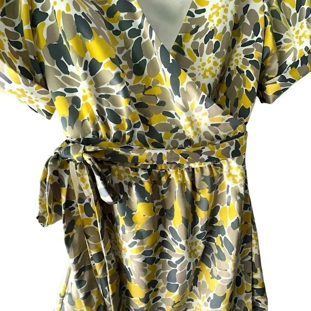 BANANA REPUBLIC | NWOT | SHORT SLEEVED FLORAL WRAP DRESS YELLOW GRAY | SIZE: 8 - Picture 3 of 9